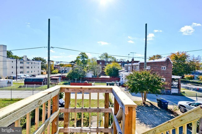 Building Photo - 1209 Savannah St SE