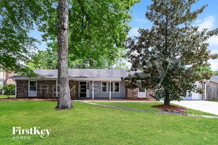 Primary Photo - 141 N Lakeshore Dr