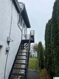 Building Photo - 1907 Willow Park Rd