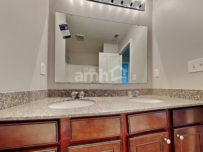 Building Photo - 1396 Stormhaven Way