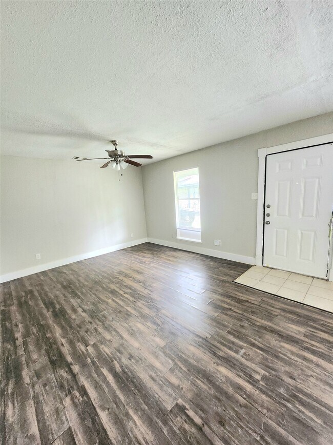 Building Photo - 9110 Kentshire Dr