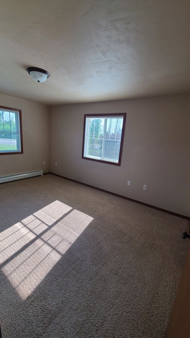 Building Photo - 1 Bed, 1 Bath 890 Sq Ft