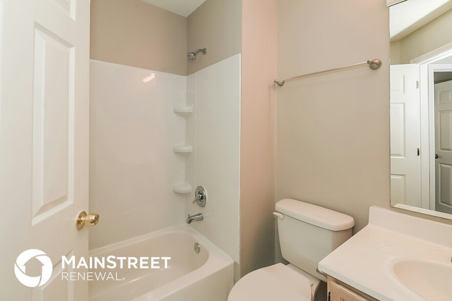 Building Photo - 703 Stonebridge Terrace