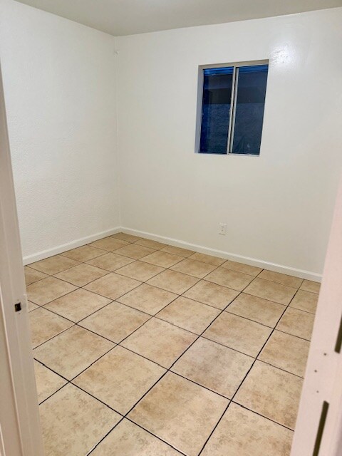 Building Photo - 14372 Chesebro Ct
