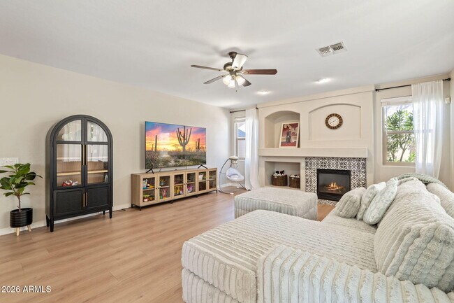 Building Photo - 6943 W Tether Trail