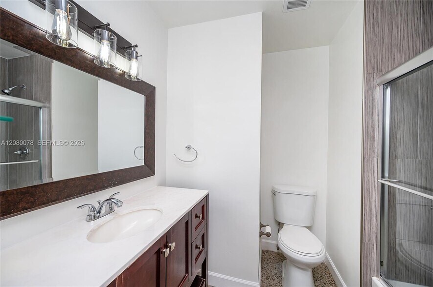 Building Photo - 8810 SW 43rd Ter