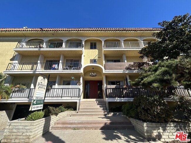 Building Photo - 1033 6th St