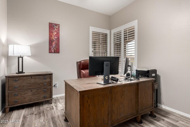 Building Photo - 2735 W Plum Hollow Dr