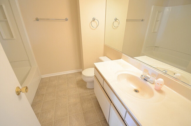 Building Photo - 439 Valley Forge Ct