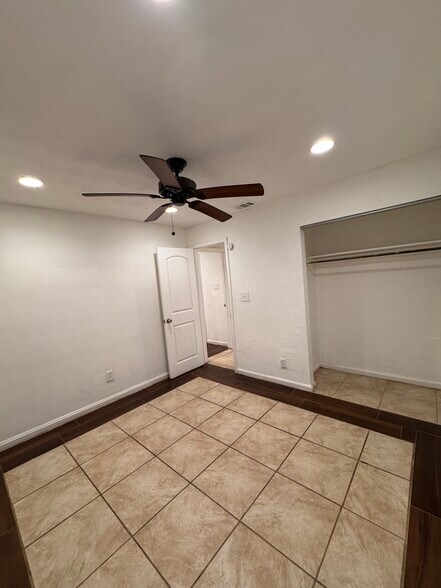 Building Photo - 871 W 37th St