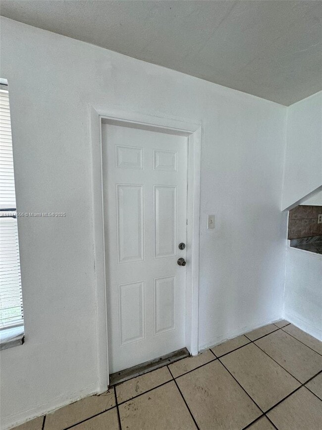 Building Photo - 2880 NW 12th Ct