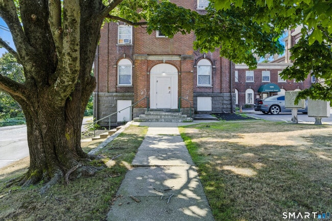 Building Photo - 156 Garfield Ave