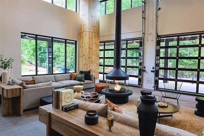 Building Photo - 1330 Fairmont Ave NW