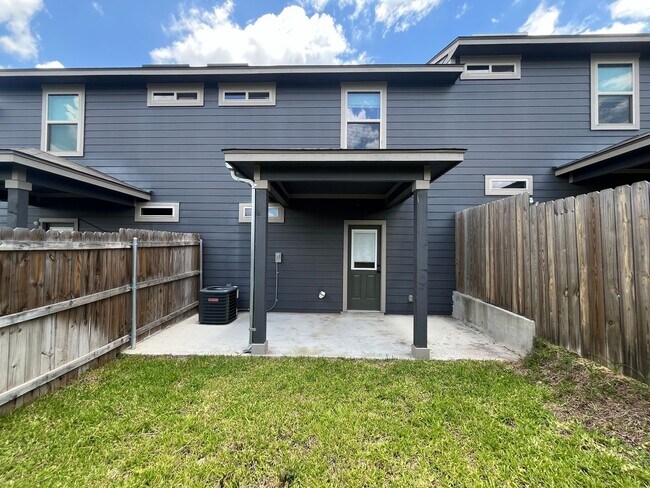 Building Photo - 13907 Annas Way #102, San Antonio, TX. 78233