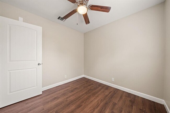 Building Photo - 4904 Gnarled Oak Cove