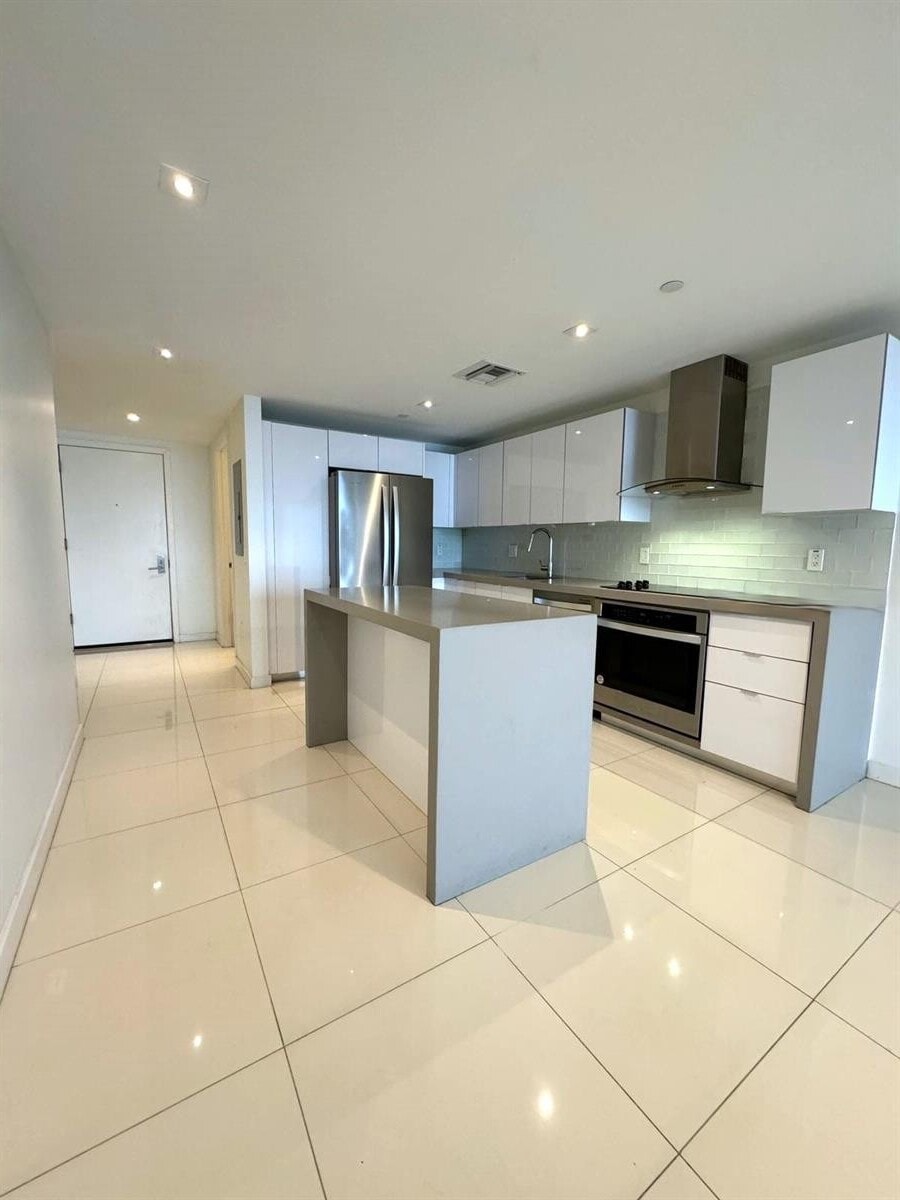 Kitchen - 1600 NE 1st Ave