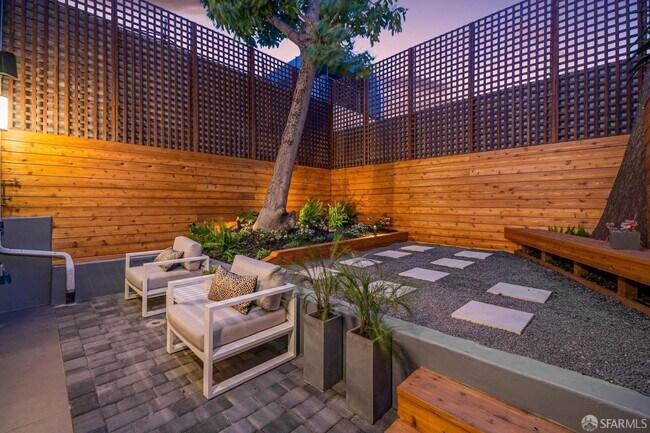 Building Photo - 903 Minnesota St