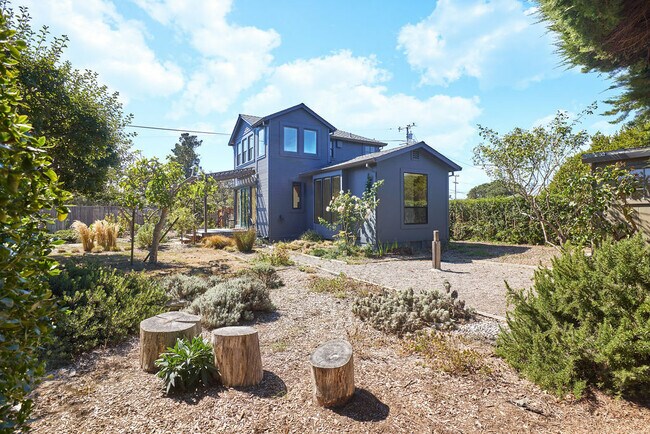 Building Photo - 166 Cedar Rd