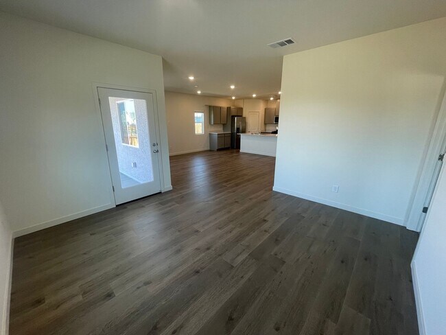 Building Photo - Brand New DR Horton Home!