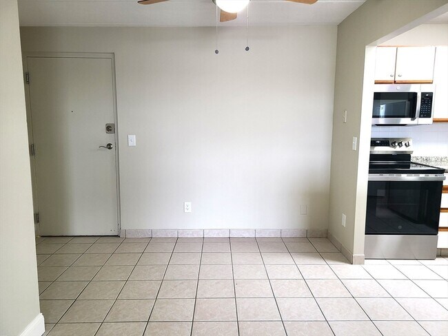 Building Photo - 576 Washington St