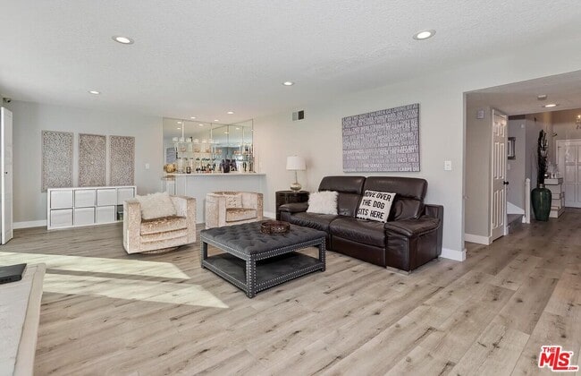 Building Photo - 10754 Garland Dr