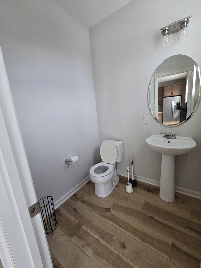 Building Photo - 8652 Kenyon Ct NE