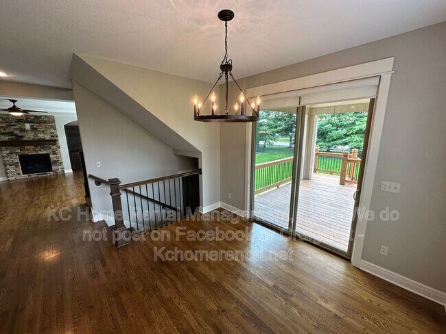 Building Photo - 8608 W 165th St