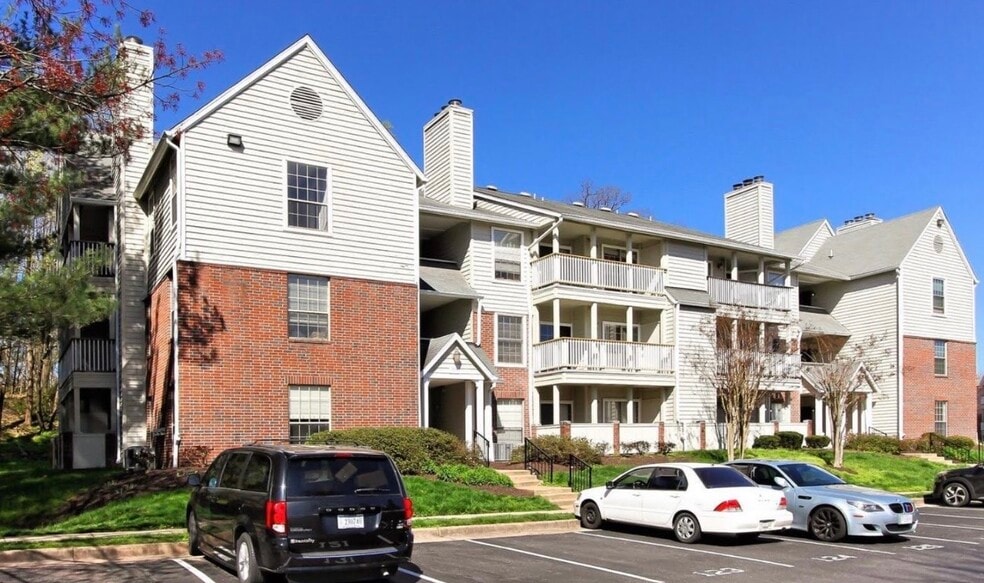 Building Photo - 3906 Penderview Dr