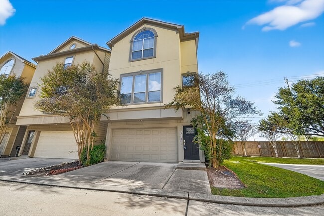 Building Photo - 3019 Clearview Cir