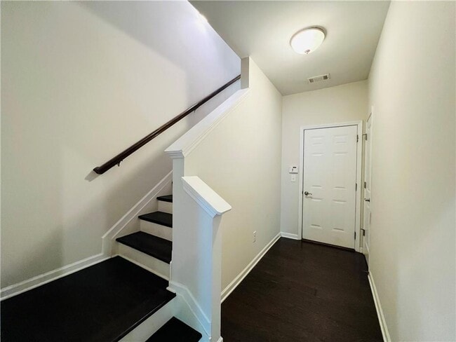 Building Photo - 2647 Portbury Place Northeast