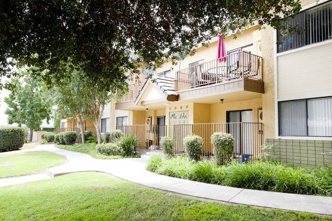 Building Photo - Monrovia Villas Apartments