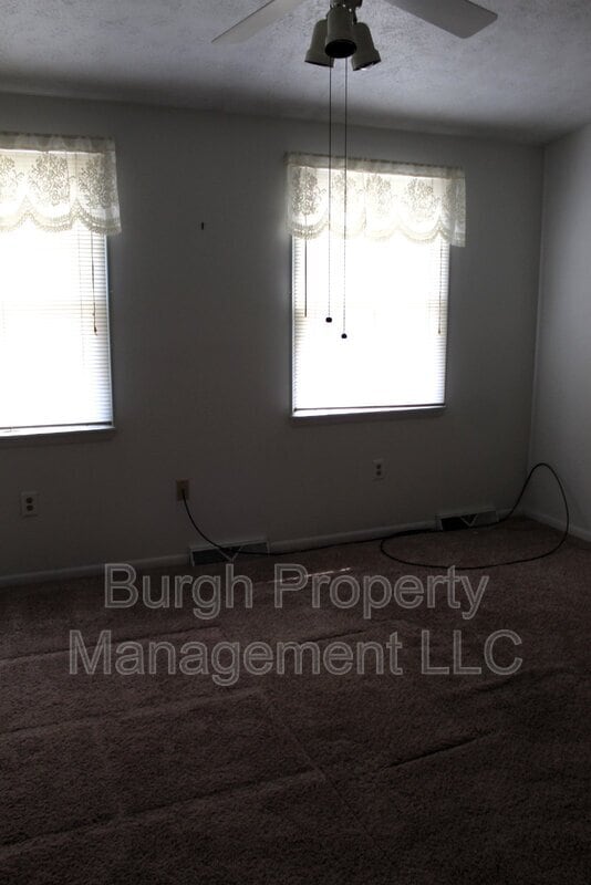 Building Photo - 501 Tyler Dr