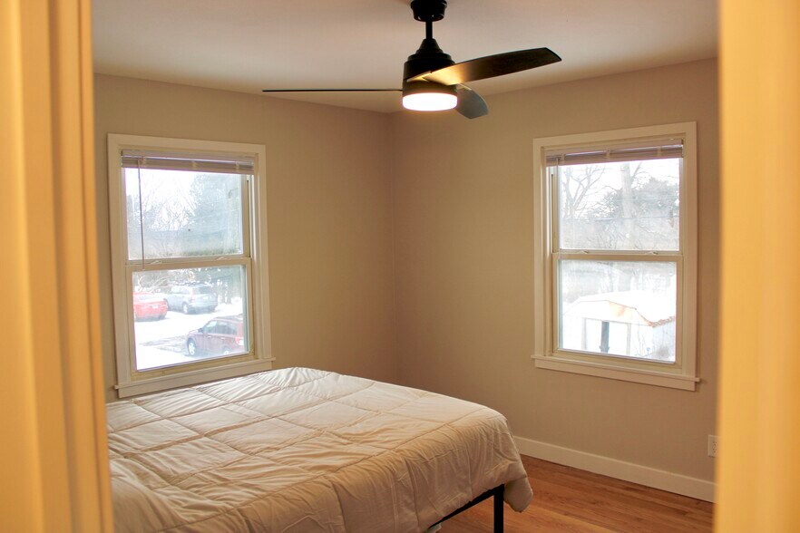 Building Photo - 1213 S Midvale Blvd