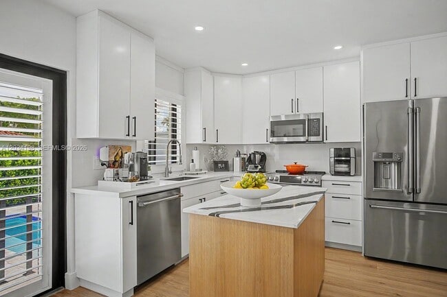 Building Photo - 6511 SW 18th St