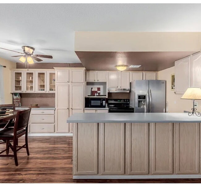 Building Photo - "Charming 2-Bedroom Oasis with 1 Bath in the Heart of Scottsdale!"