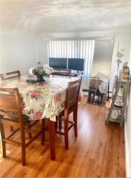 Building Photo - 116 Warwick Rd