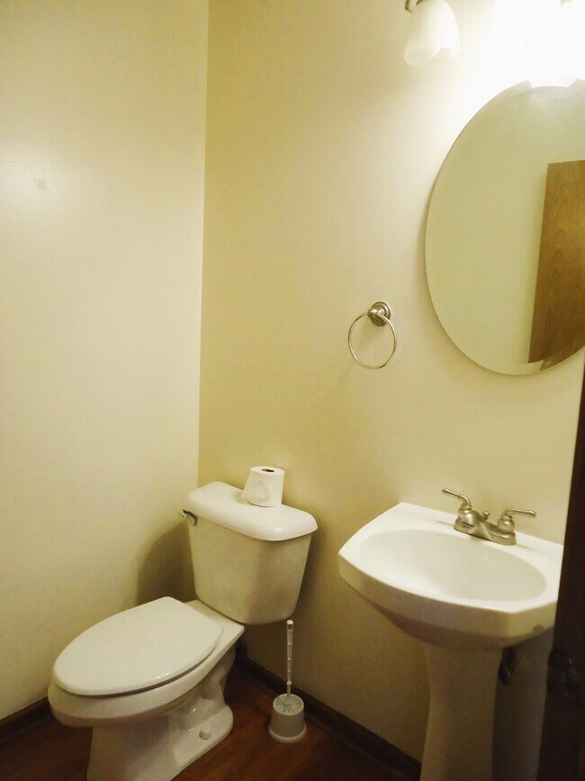 Building Photo - 642 Diamond Pointe Dr