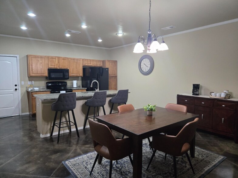 Building Photo - 6328 Nancy Ellen St