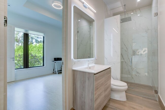 Building Photo - Modern Home in Palm Beach Gardens, Just Minutes from Juno Beach