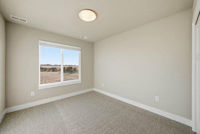 Building Photo - 526 43rd St SW