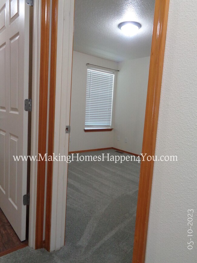 Building Photo - 405 Lavender St