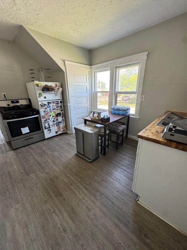 Building Photo - 5485 Ridge Rd