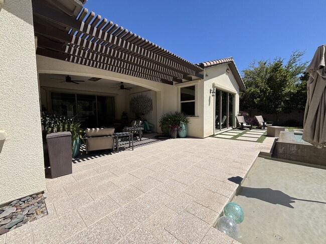 Building Photo - 81 Navarra Canyon Ct