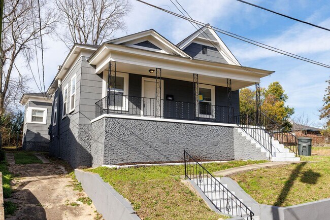 Building Photo - 3 Bedroom, 2 Bath in Birmingham