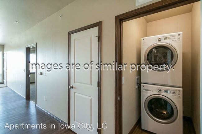 Building Photo - 602 S Dubuque St