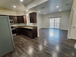 Building Photo - Charming 3-Bed, 2-Bath Condo - One Month F...