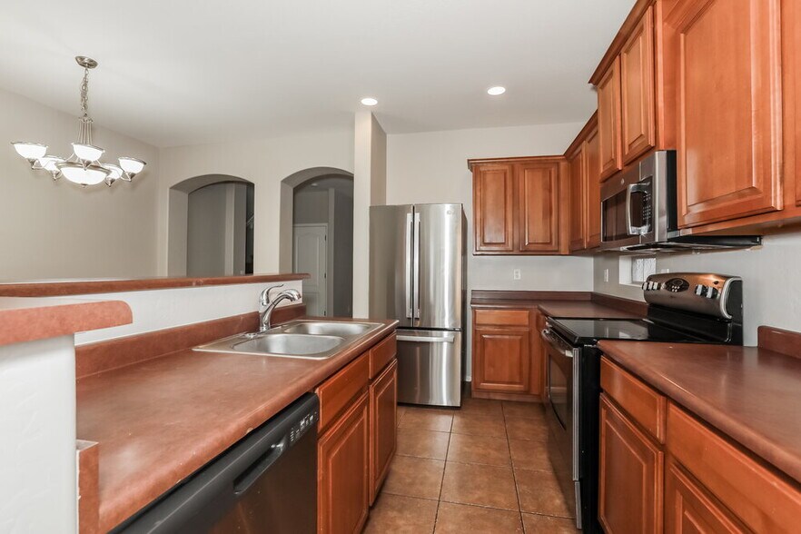 Building Photo - 3875 S Dew Drop Ln