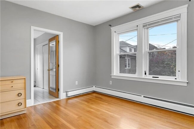 Building Photo - 41 Elmway St