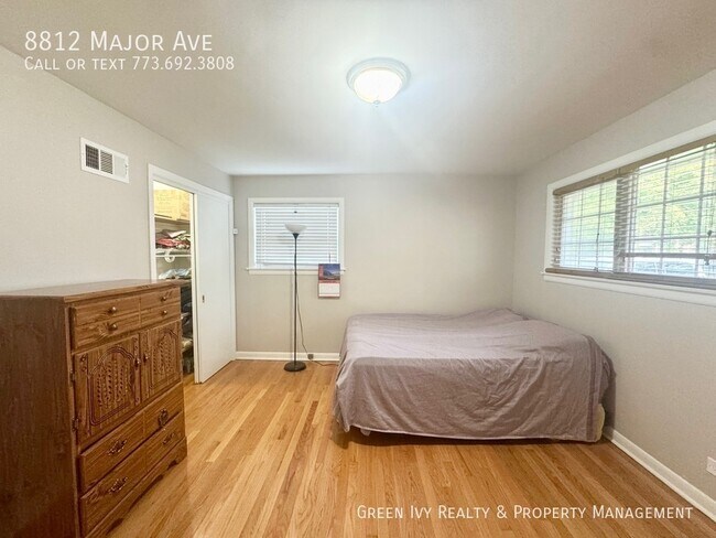 Building Photo - 8812 Major Ave