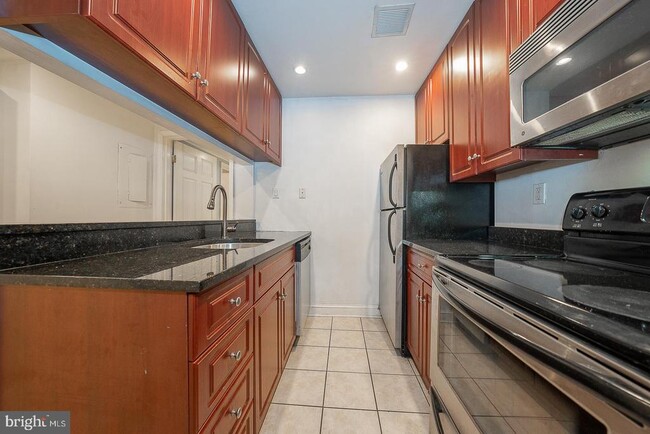 Building Photo - 1726 Wallace St